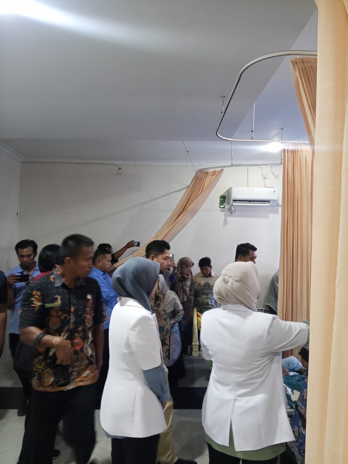 51 Orang Dirawat Akibat Keracunan MBG di Lubuk Basung 3 51 Orang Dirawat Akibat Keracunan MBG di Lubuk Basung