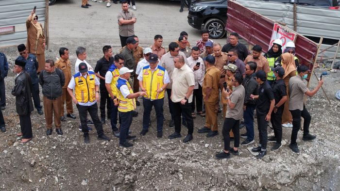 Anggota DPR RI Tinjau Jalan Nasional di Air Dingin