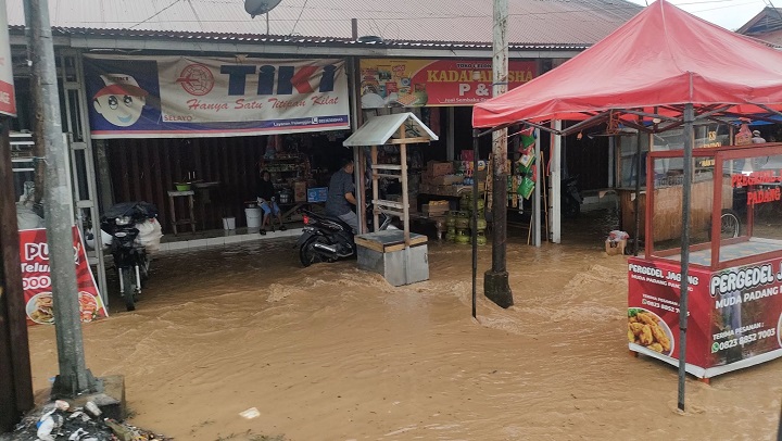 02704 banjir pakan kamih b