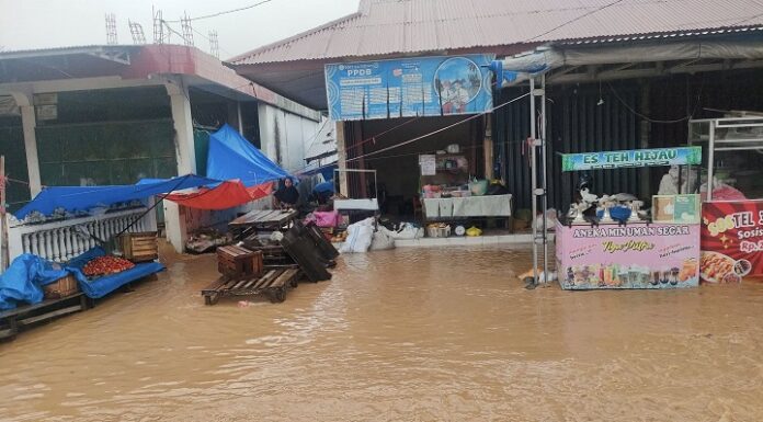 Pakan Kamih Salayo Bubar, Banjir Datang Tiba-tiba