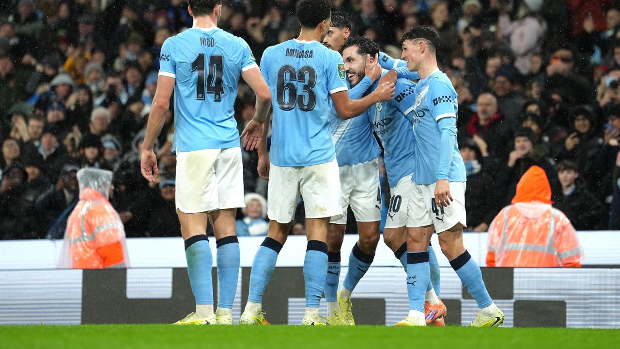 Carabao Cup: Cukur Brentford 2-0, Manchester City Melaju ke Semifinal 1 rayan cherki manchester city 1