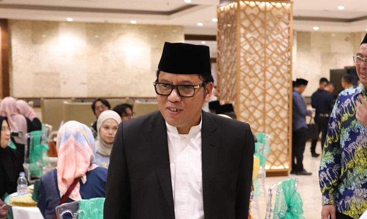 02501 sekjen kemenag komarodin amin a