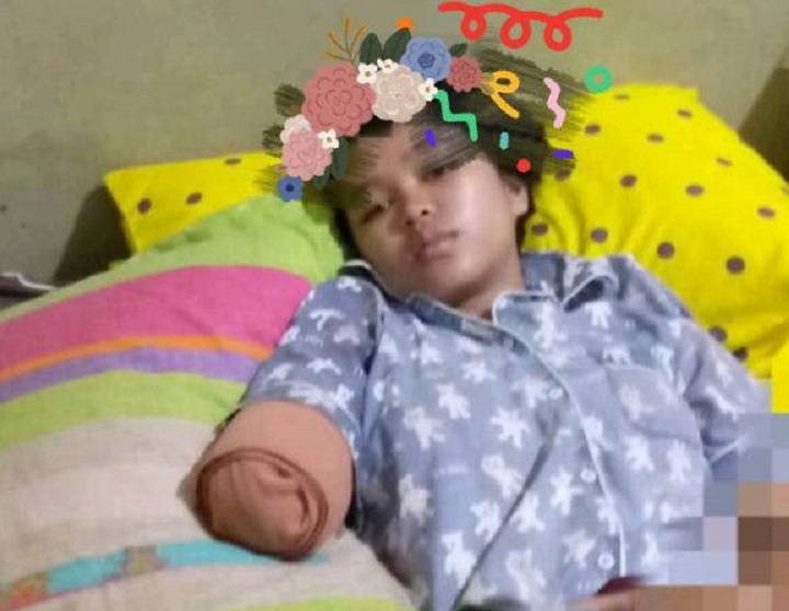 02504 zaira b