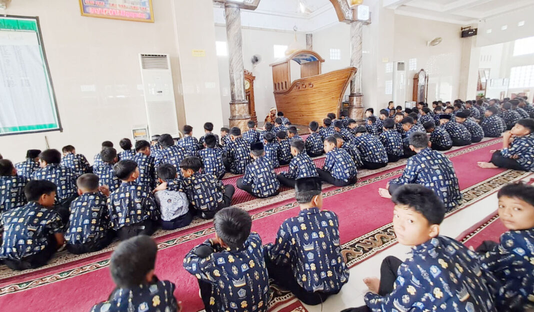 Siapkan Generasi untuk Berlayar; Perkuat Ibadah Sejak Dini