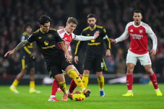 Premier League: Arsenal Dihantam Manchester United di Emirates Stadium 1 Arsenal lisandro vs odegaard 1f4251b