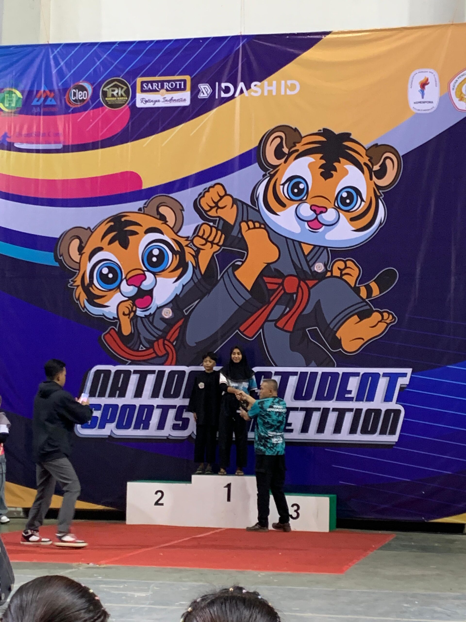 Mengukir Prestasi Tingkat Nasional, Mewakili Kontingen Sumatera Barat Keisha Khairinniswa Raih Medali Emas Di NSSC 2025 Bandung