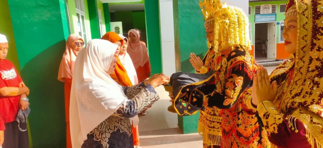 MTsN 1 Bukittinggi Terima Kunjungan Studi Tiru MTsN 6 Solok Selatan