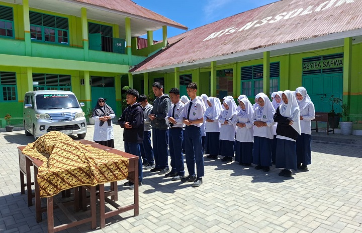 00409 mtsn 3 solok b