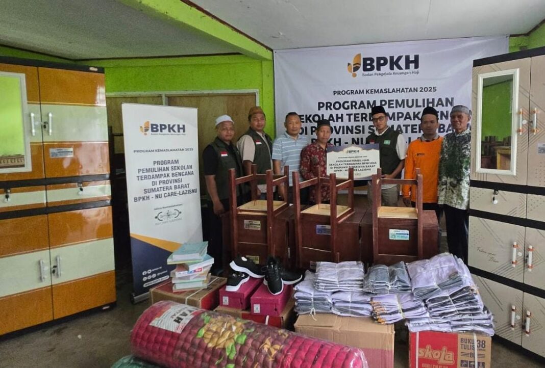 BPKH Bersama NU CARE-LAZISNU Salurkan Bantuan untuk Pesantren Terdampak Bencana di Kabupaten Solok