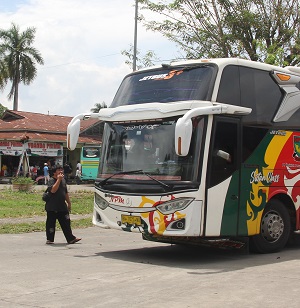 Konten Kreator dan Bismania Ditengah Deru Arus Mudik dan Balik 6 00402 konten kreator bus e