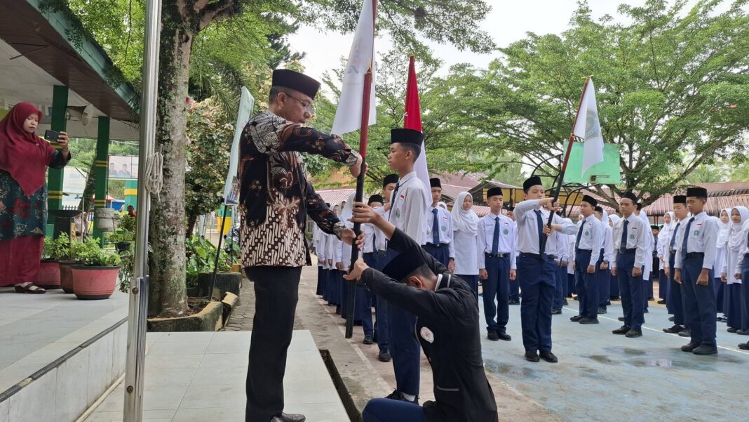 Pengurus OSIM MTsN 2 Solok Dikukuhkan, Zikra Ucapkan Terima Kasih