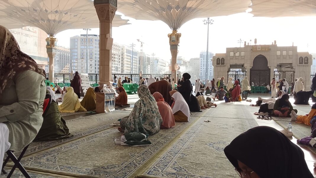 Hari Terakhir Jemaah Haji Solok di Madinah Suhu Capai 41 Derajat
