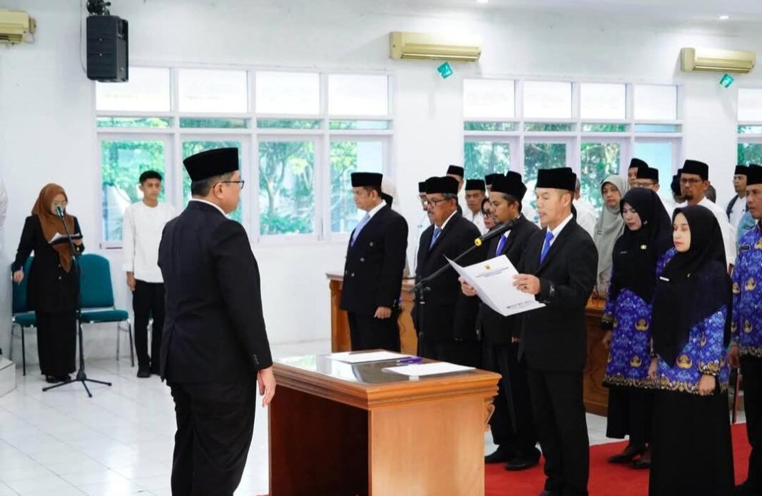 Lantik 18 Pejabat Manajerial, Wabup Ahmad Fadly Tekankan Inovasi dan Kinerja ASN
