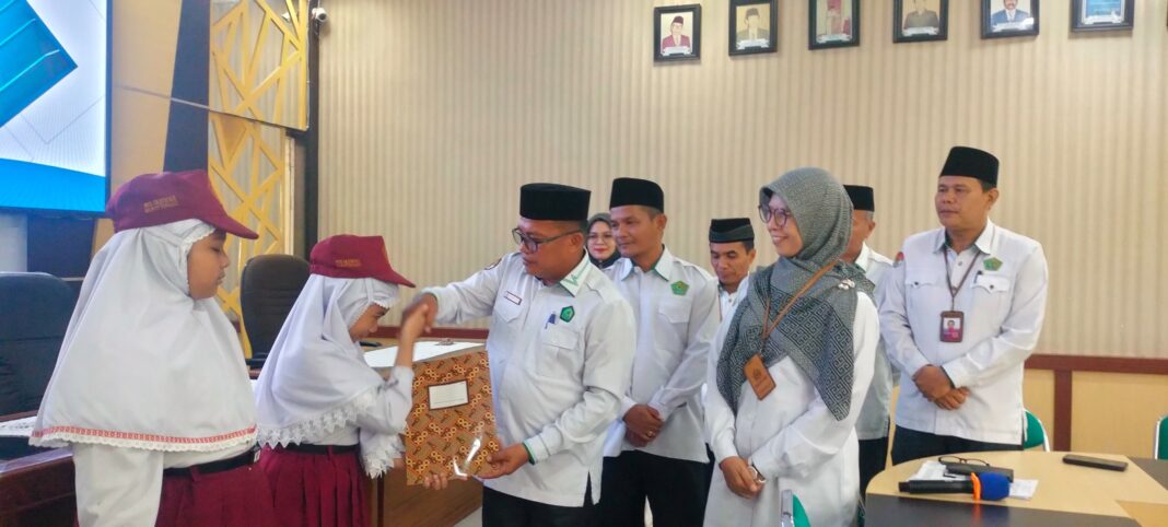 Tembus Final Nasional KOSSMI, 3 Siswa Madrasah Bukittinggi Siap Harumkan Sumbar