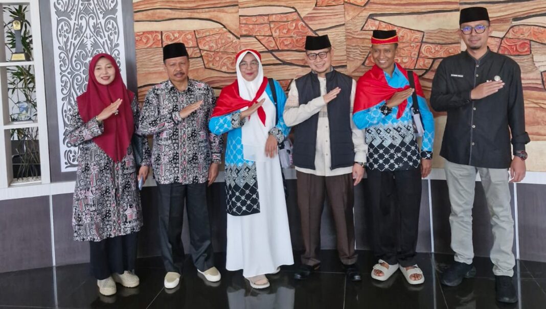 Kemenhaj Bukittinggi Pastikan Layanan Haji Sepenuh Hati Untuk Dua Jemaah Kloter 14