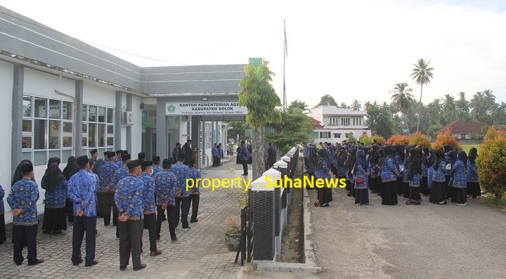 Bacakan Amanat Kepala BPIP, DEWA Irup Upacara di Kemenag Kabupaten Solok 4 00102 upacara c