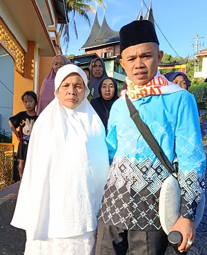 00405 haji 2026 membantu lansia c