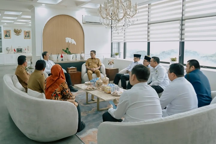 Bupati Khairunas Ajak Kemenag RI Gagas Pendidikan Gratis bagi Siswa MAN 1 Kemenag