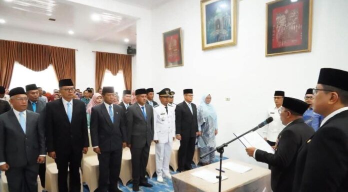 Rotasi dan Mutasi, 13 Pejabat Pemkab Tanah Datar Kembali Dilantik