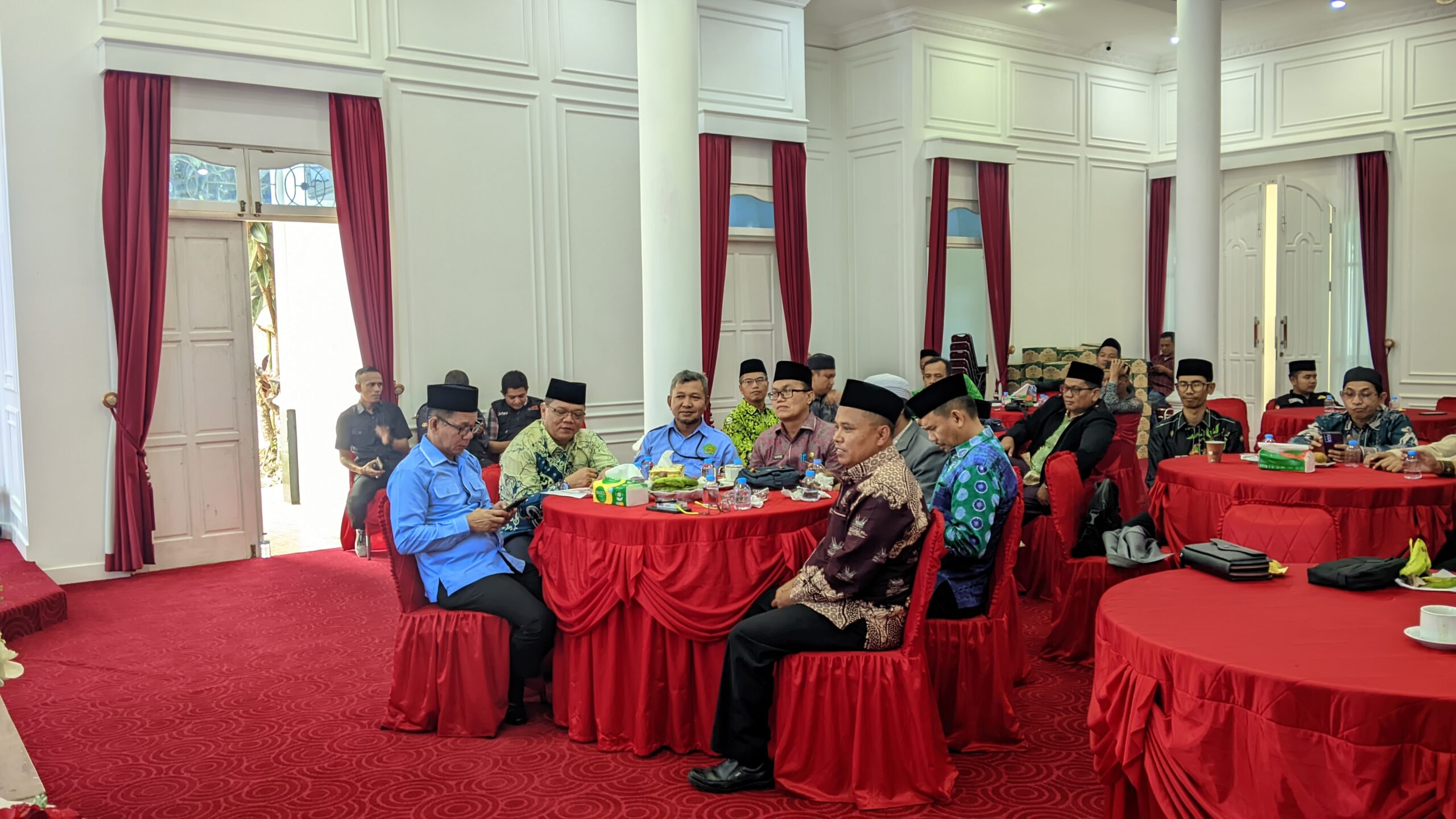 Bupati Solok Jon Firman Pandu Terpilih Aklamasi sebagai Ketua DMI Kabupaten Solok Masa Khidmat 2026–2031 4 ©By Seputar gcam16 Jul 12 16.Iphone 16 Stabilizer V10 YUV SFILE.MOBI 5 scaled