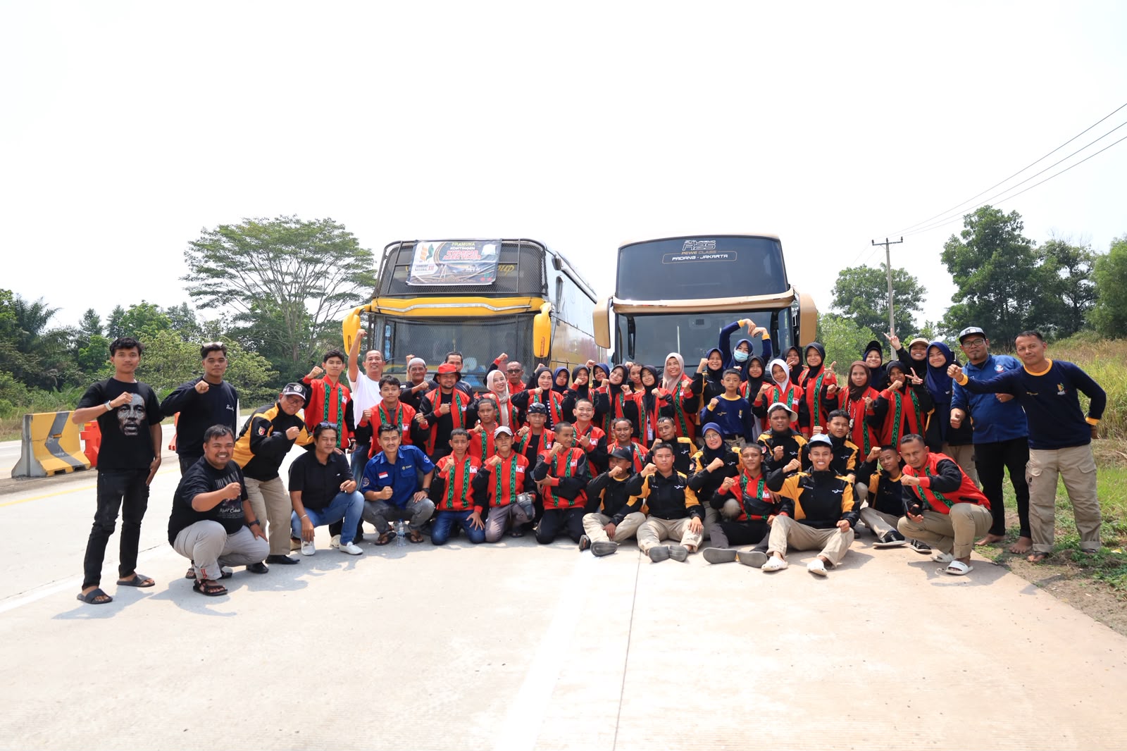 Kontingen Jamnas XII Kota Solok Dimanjakan Kemewahan Bus TAM Pewe Class R25 2 01102 jamnas kota solok a