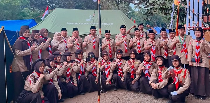 Bersama Bupati JFP dan KaKwarcab, DEWA Hadiri Pembukan JAMNAS XII di Cibubur 2 01503 pramuka cibubur a
