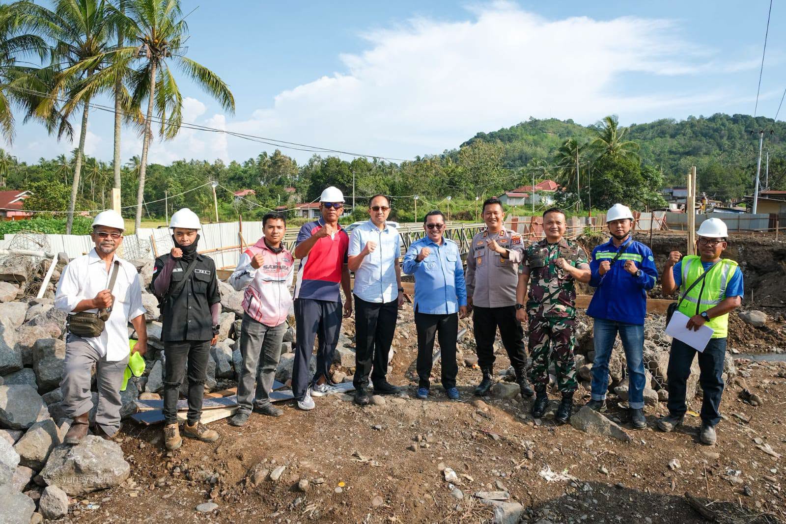 Bupati Eka Putra Bersama Forkopimda Tinjau Progres Pemulihan Pascabencana di Tanah Datar 2 02801 bencana tn datar b
