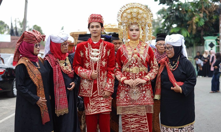 Adat b
