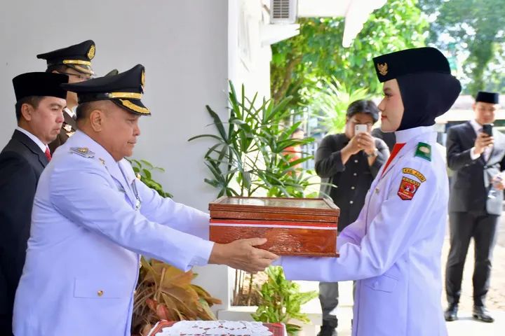 Kirab Sang Saka Merah Putih Buka Rangkaian HUT ke-81 RI di Agam 4 Kirab Sang Saka Merah Putih Buka Rangkaian HUT ke-81 RI di Agam