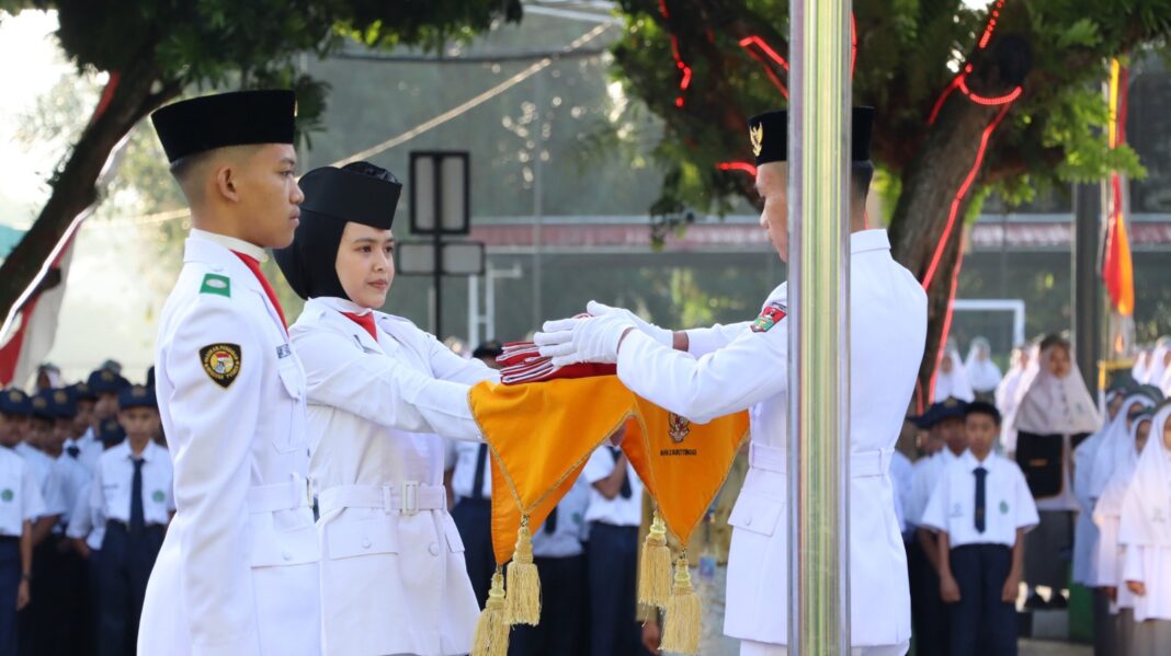 Paskibra MAN 2 Bukittinggi Sukses Kibarkan Sang Merah Putih, Persembahkan Tugas Terbaik di HUT RI ke-81