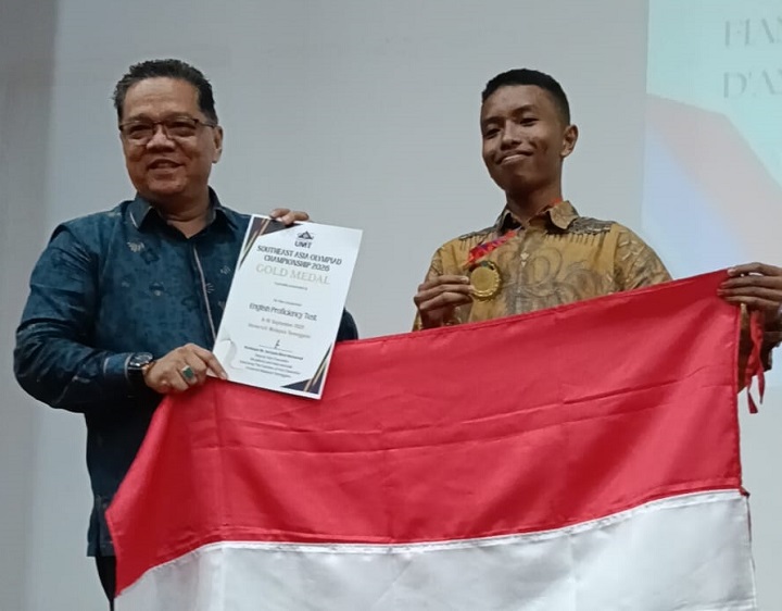 Raih 4 Emas dan 2 Perunggu, Siswa MAN 1 Solok PK Kibarkan Merah Putih di Malaysia 2 01008 man 1 emas malaysia b