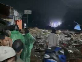 Hujan Masih Turun, Jalan Solok Padang Putus Akibat Galodo di Arosuka Hujan Masih Turun, Jalan Solok Padang Putus Akibat Galodo di Arosuka
