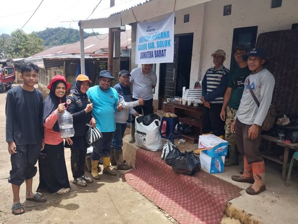 Peduli Galodo Arosuka, Masyarakat Jorong Batu Palano Selayo adakan Goro dan Beri Bantuan 4 825352804 1454734913501139 6902112920260813760 n