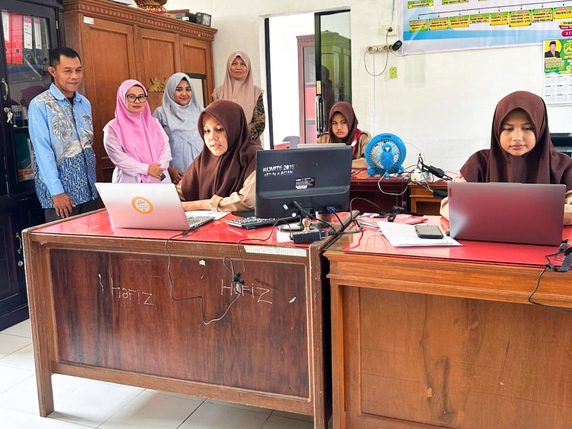 Siap Berprestasi, 9 Siswa Terbaik MTsN 4 Agam Mantapkan Persiapan Hadapi OMI 2026 3 Siap Berprestasi, 9 Siswa Terbaik MTsN 4 Agam Mantapkan Persiapan Hadapi OMI 2026