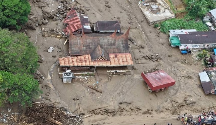 RM. Kayu Aro, Legenda yang Berakhir Akibat Galodo 2026 1 01503 rumah makan kayu aro b