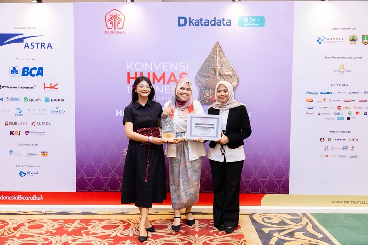 Berjaya di Kompetisi Humas Nasional, Tiga Srikandi UPER Raih Juara 1 Lewat Strategi Komunikasi Krisis 2 02701 uper b