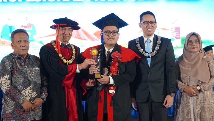Ajak Generasi Muda Terus Berinovasi, Direktur SDM Pertamina Tekankan Karya yang Bernilai Tambah 4 03003 wisuda uper c